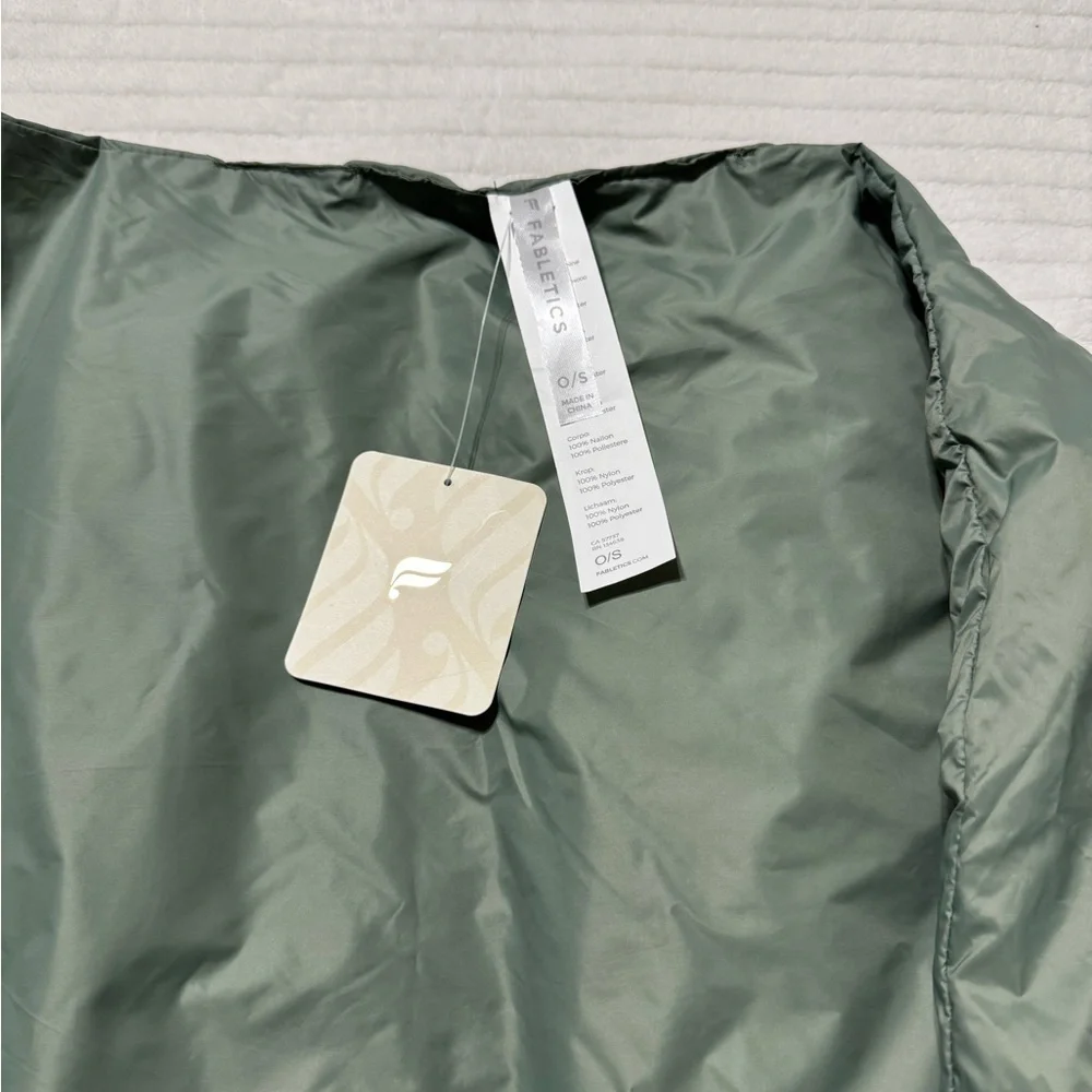 Fabletics Sage Green Puffer Coat - Picture 6 of 8